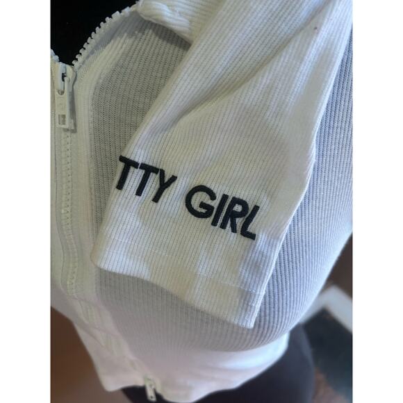 Women's Medium Cropped Long Sleeve Ribbed Top Blouse GUC Off White - Picture 4 of 5